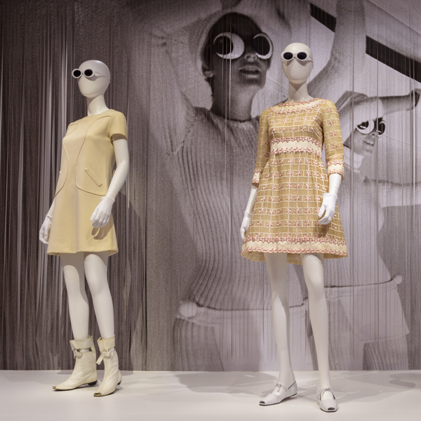 Image of two mannequins dressed in vintage short dresses