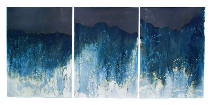 Meghann Riepenhoff, Littoral Drift #848 (Pleasant Beach Watershed, Bainbridge Island, WA 12.05.17 Lapping Waves with Receding Tide and Splashes), 2017. Cyanotypes. Courtesy Yossi Milo Gallery, New York © Meghann Riepenhoff