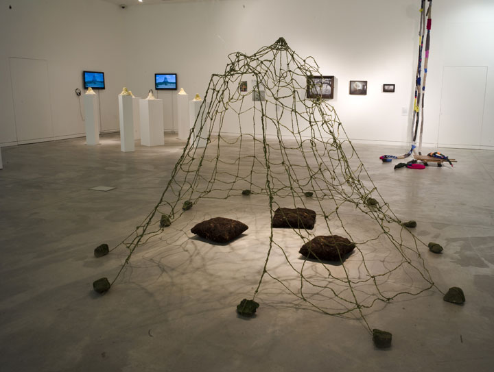 Global thinking pod by Viviane le Courtois