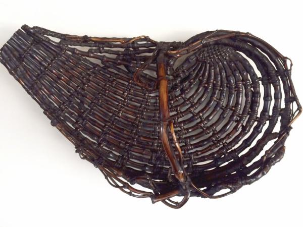 Bamboo basket resembling the shape of a jewel