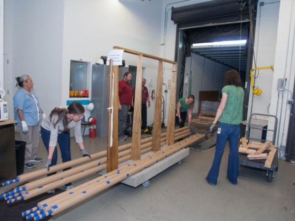 Unloading screen shipment