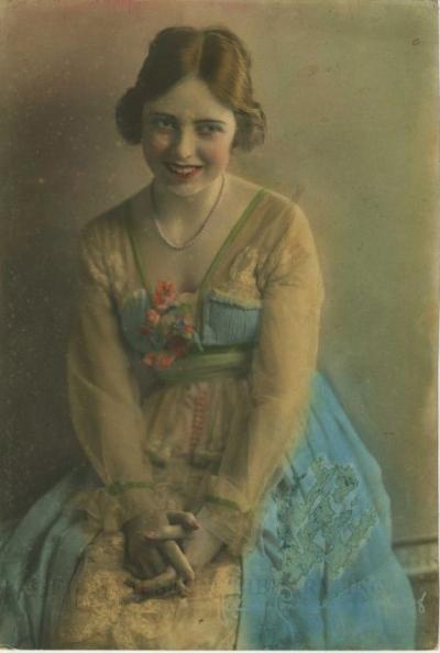photo of a woman wearing a Lucile dress in 1916