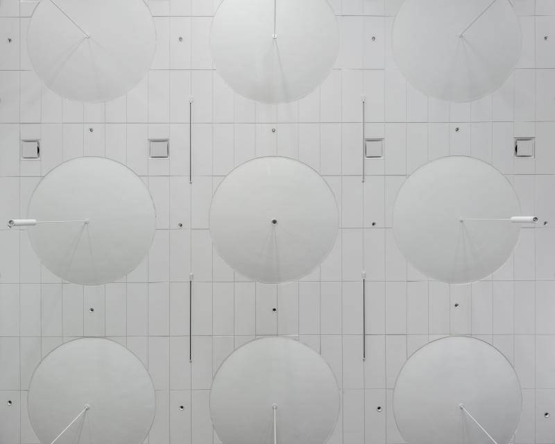 White and gray circular ceiling pattern in the new Martin Building