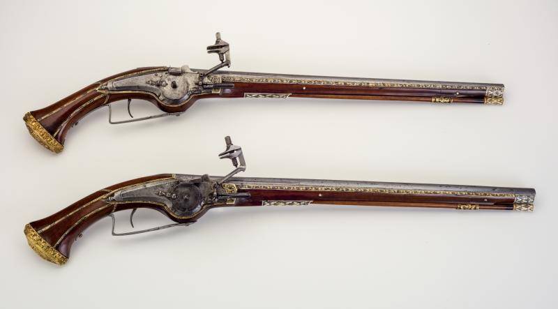 Pair of pistols from 1650 made out of steel and snakewood