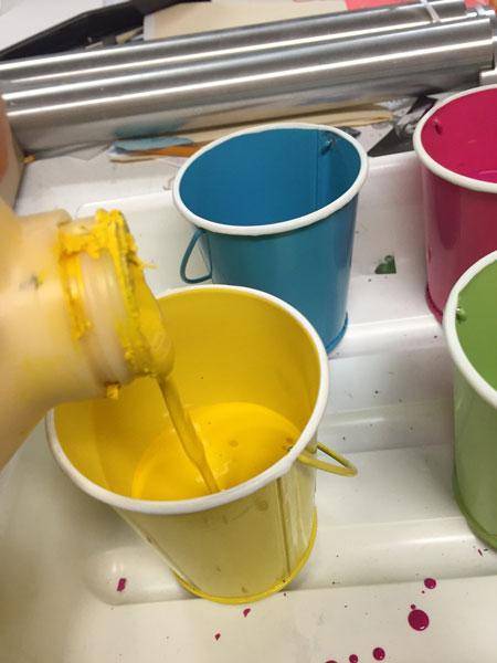 paint cups
